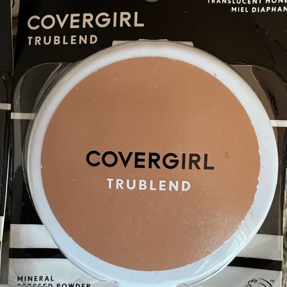 Covergirl Trublend Mineral Pressed Powder - Picture 3 of 3